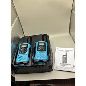 Walkie Talkie 2 Motorola Talkabout T100TP Two Way Radios with Clips